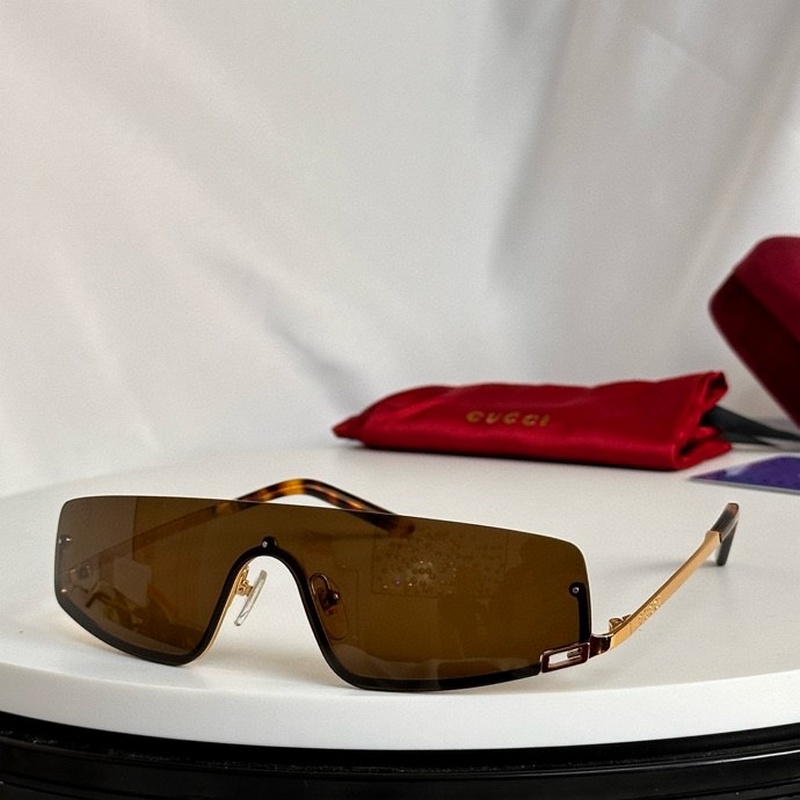 Gucci Sunglasses 121